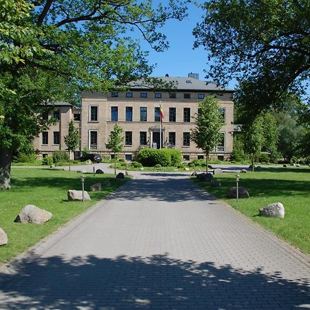 Gutshaus Redewisch Hotel & Restaurant บอลเทินฮาเกิน ภายนอก รูปภาพ
