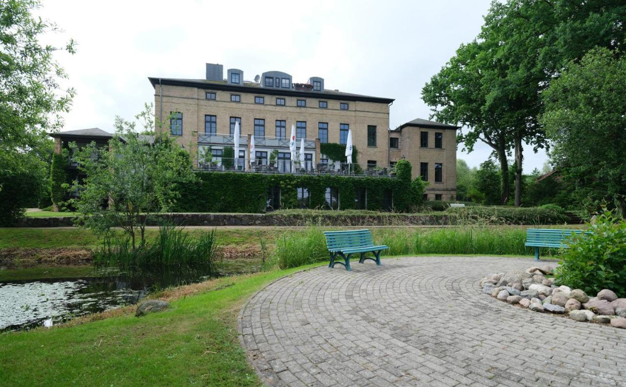 Gutshaus Redewisch Hotel & Restaurant บอลเทินฮาเกิน ภายนอก รูปภาพ