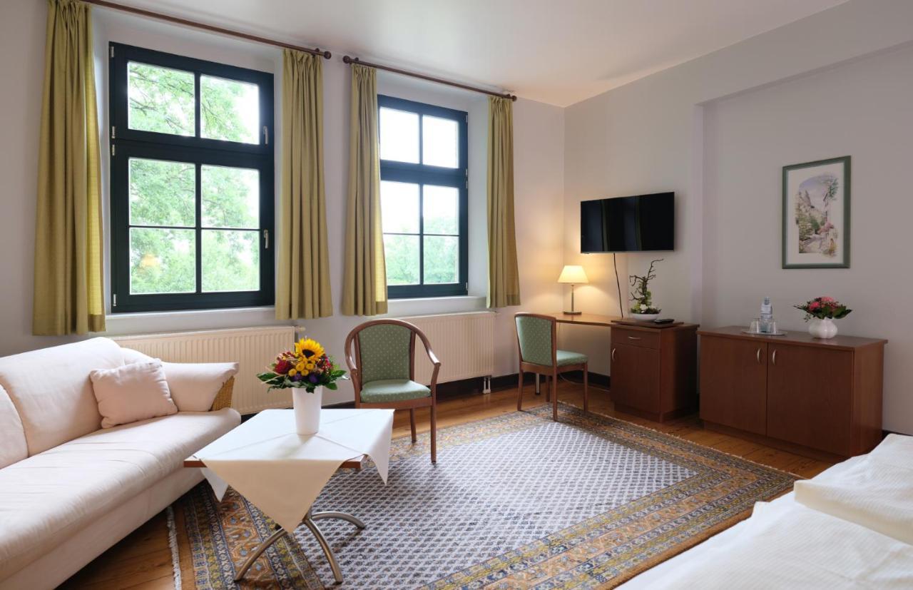 Gutshaus Redewisch Hotel & Restaurant บอลเทินฮาเกิน ภายนอก รูปภาพ