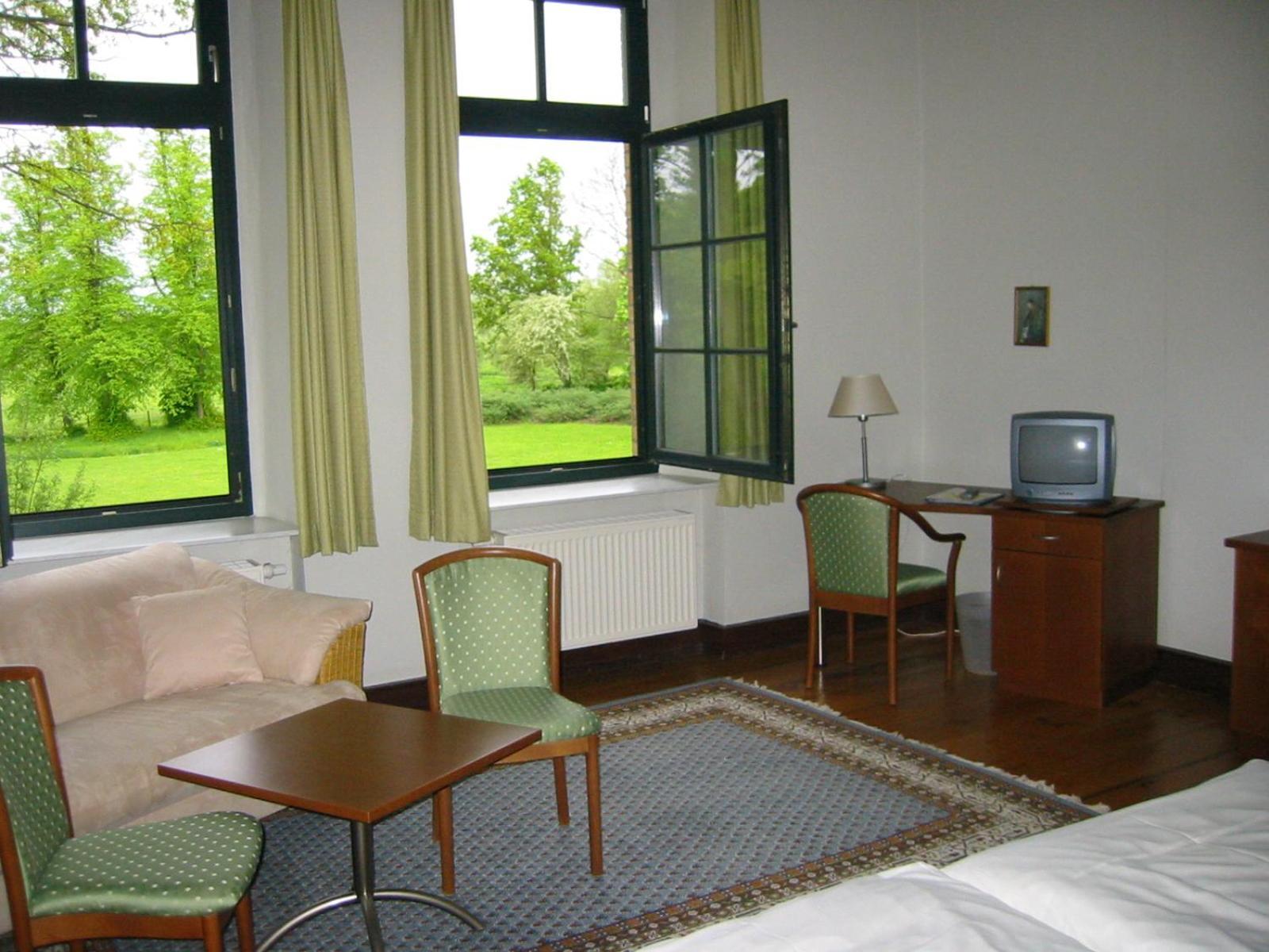 Gutshaus Redewisch Hotel & Restaurant บอลเทินฮาเกิน ภายนอก รูปภาพ