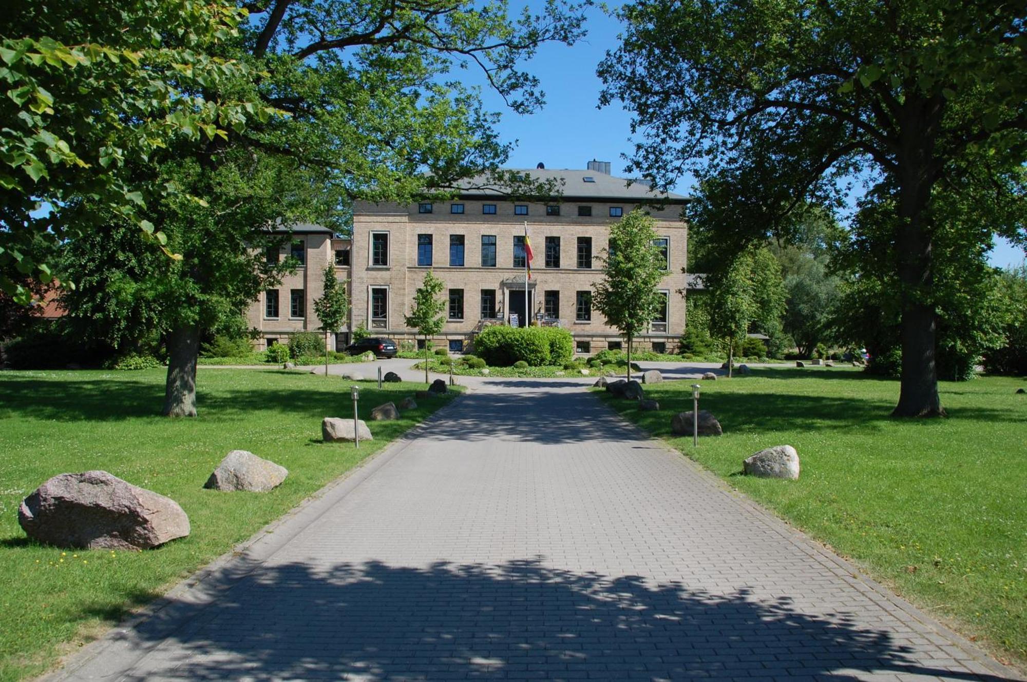 Gutshaus Redewisch Hotel & Restaurant บอลเทินฮาเกิน ภายนอก รูปภาพ