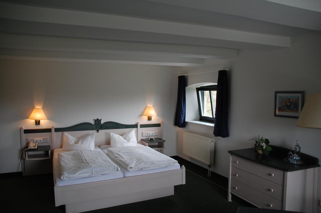 Gutshaus Redewisch Hotel & Restaurant บอลเทินฮาเกิน ภายนอก รูปภาพ