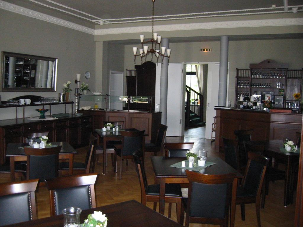 Gutshaus Redewisch Hotel & Restaurant บอลเทินฮาเกิน ภายนอก รูปภาพ
